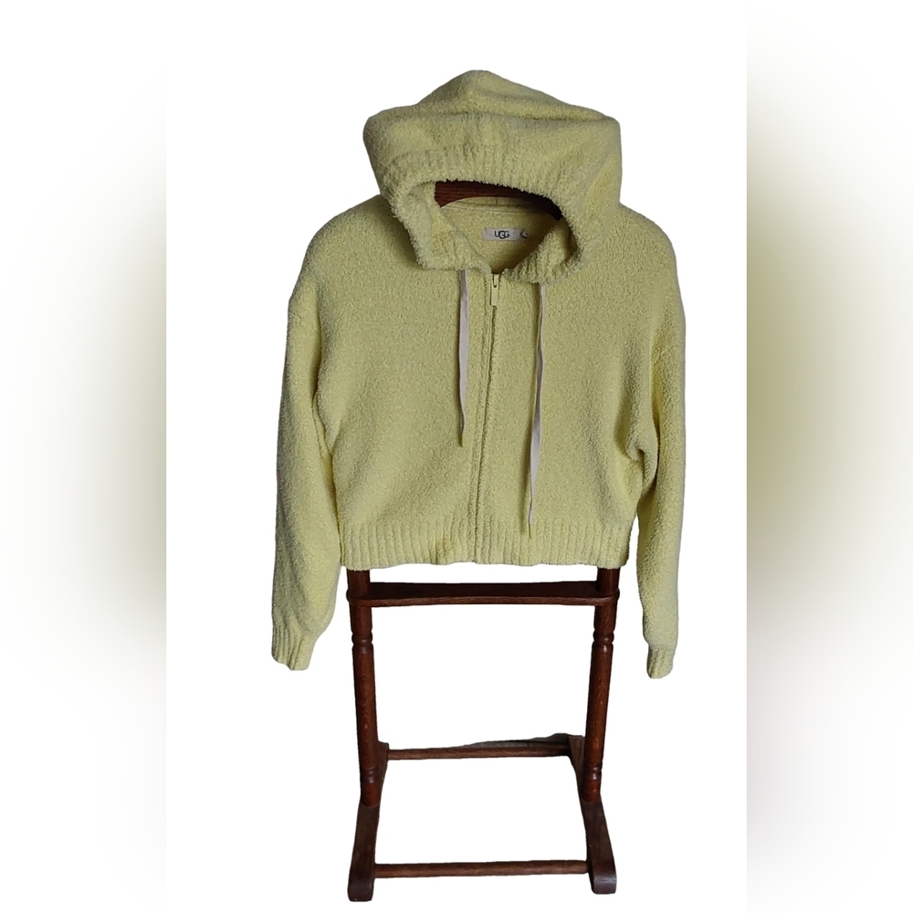 UGG WOMEN'S YELLOW  HOODED SWEATER  SIZE‎ MEDIUM